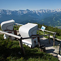Aussicht im Strandkorb auf Garmisch-Partenkirchen