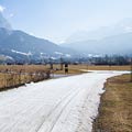 Golf-Rundloipe mit Blick auf das Zugspitzmassiv
